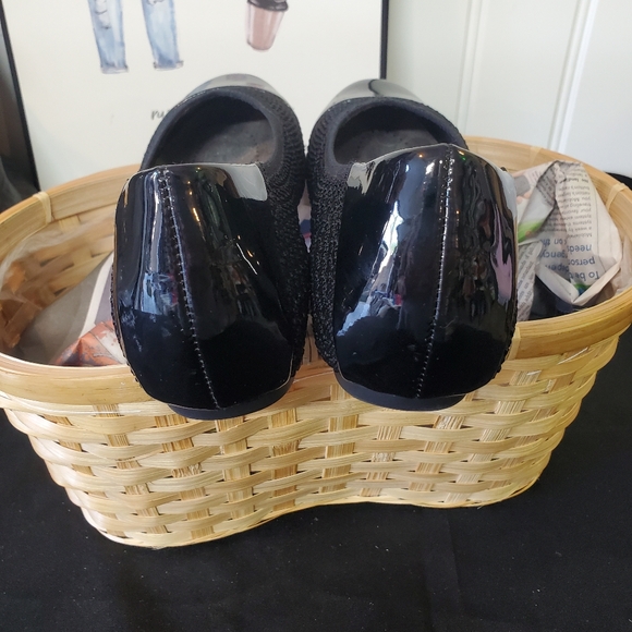 Baretraps Black Flats 9 - Picture 5 of 11